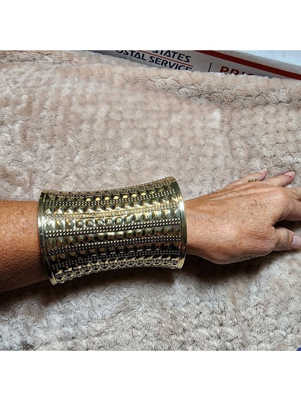 OVERSIZED CUFF 5" LONG